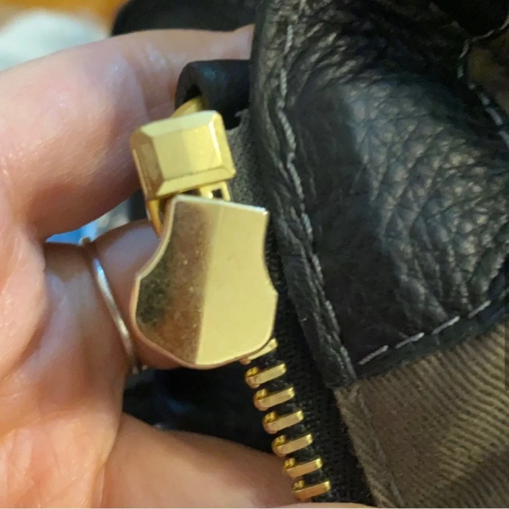 Chloe Black Shoulder Bag with Gold Hardware - Picture 5 of 10